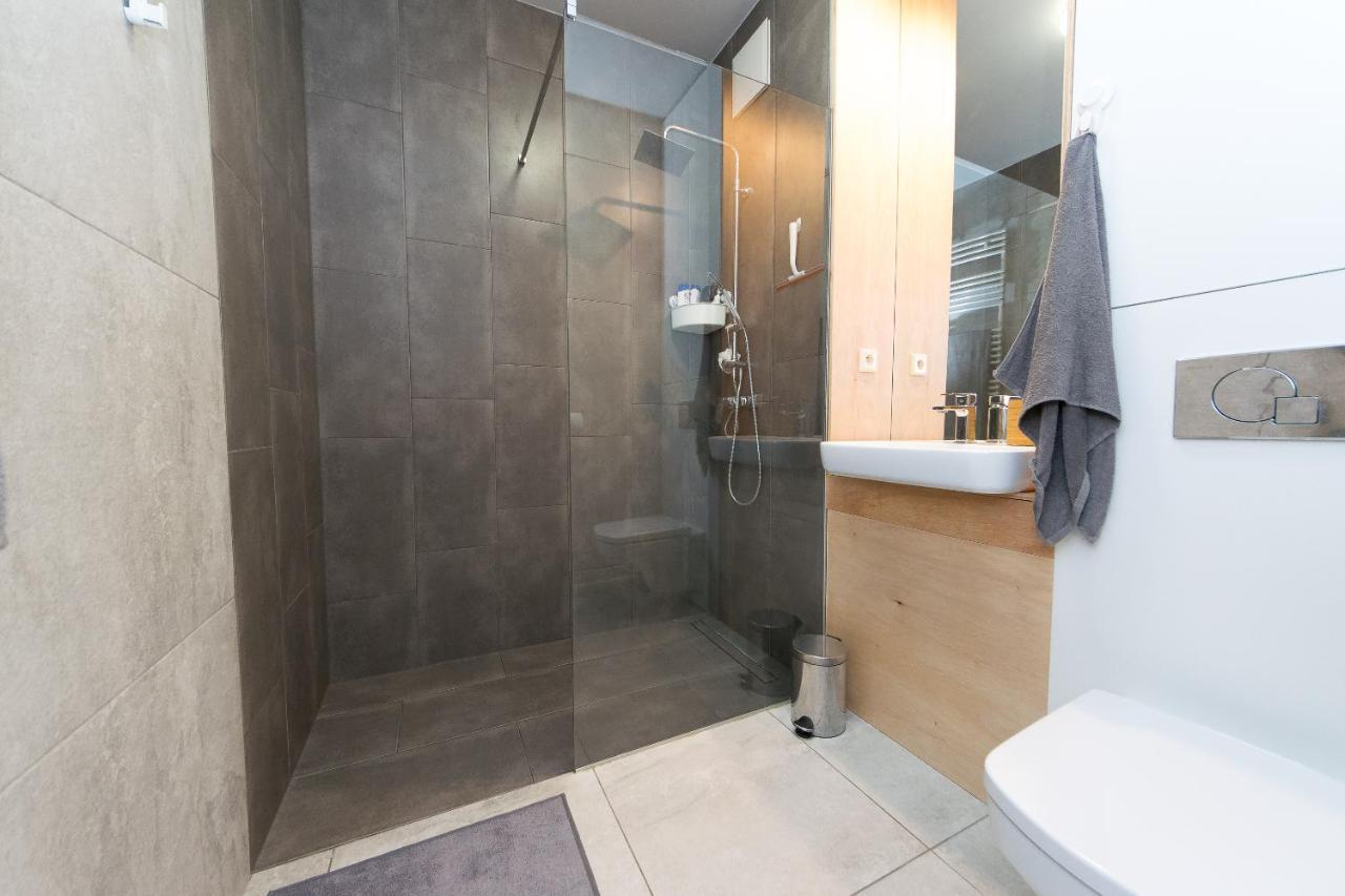 Main Trainstation One Bedroom Ac P4You Pl Cracovia Exterior foto